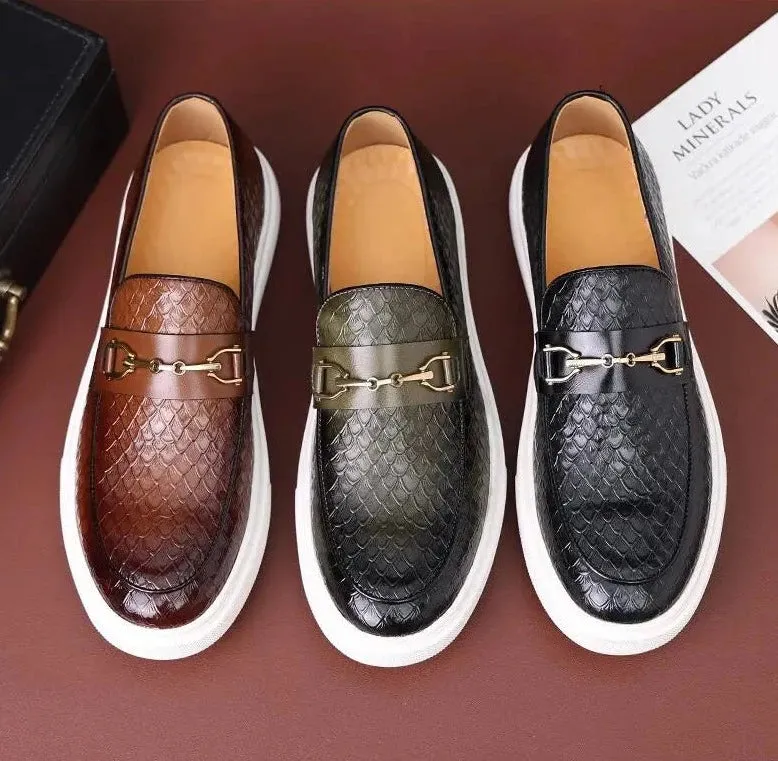 Embossed casual loafers