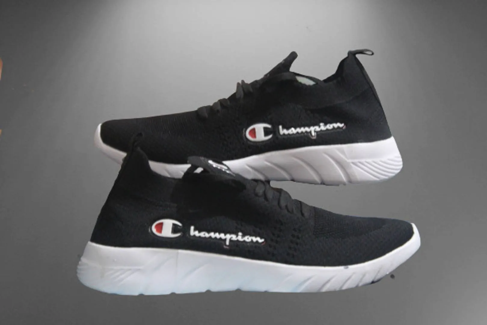 Trendy & Stylish Black Sports Shoes For Men