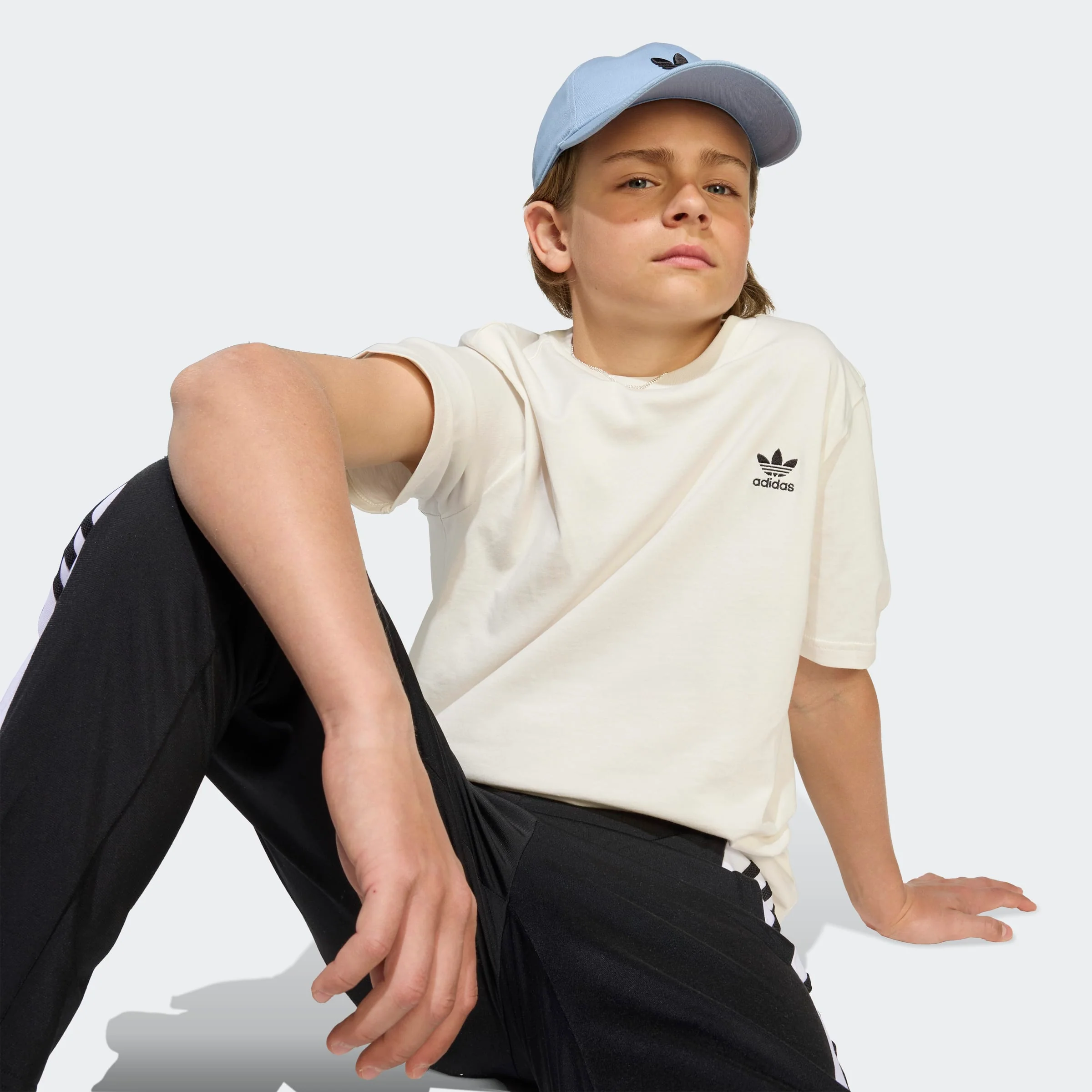 CLOW טי שירט לוגו - Image 4