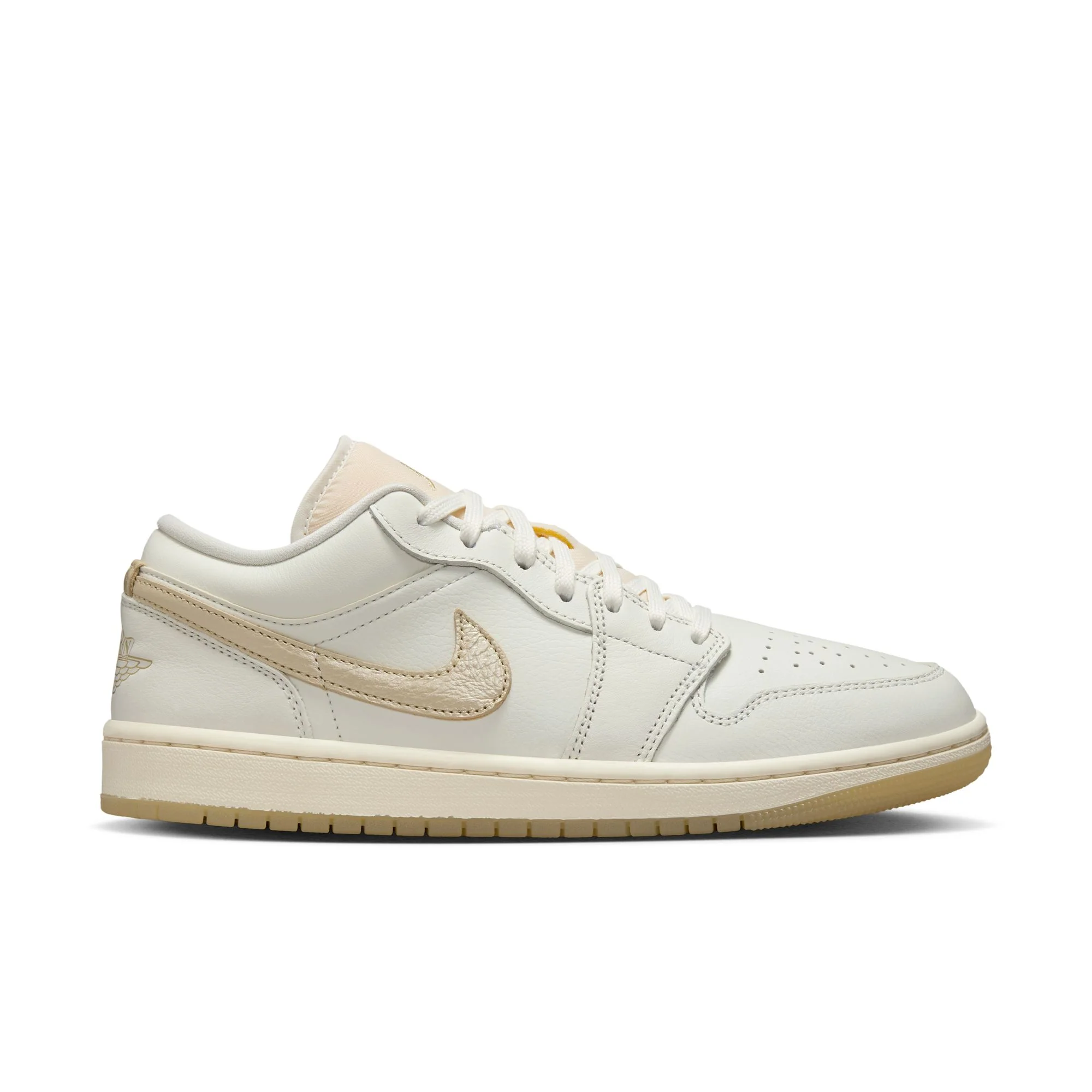 AIR JORDAN 1 LOW  סניקרס