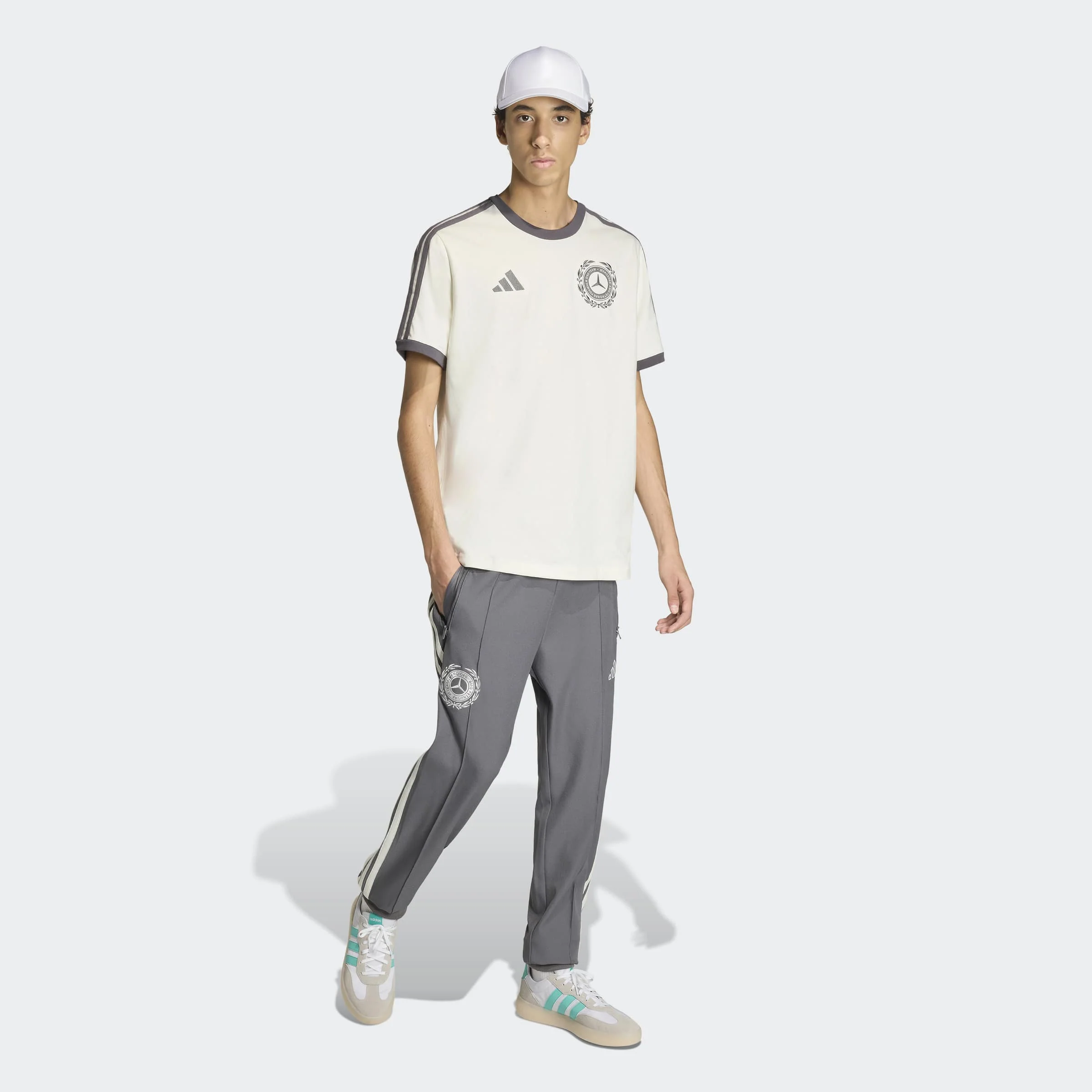 MERCEDES - AMG PETRONAS FORMULA 1 טי שירט - Image 2