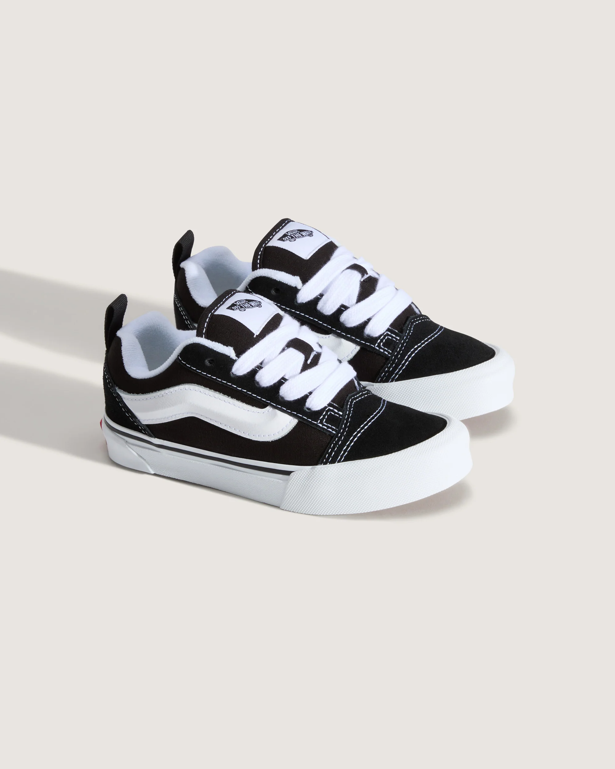 KNU SKOOL BLACK TRUE WHITE סניקרס ילדים - Image 2