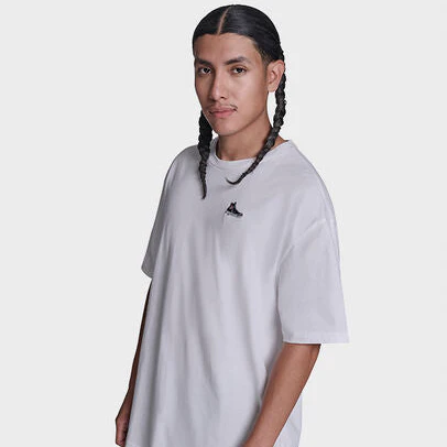 SNEAKER PATCH טישרט - Image 3