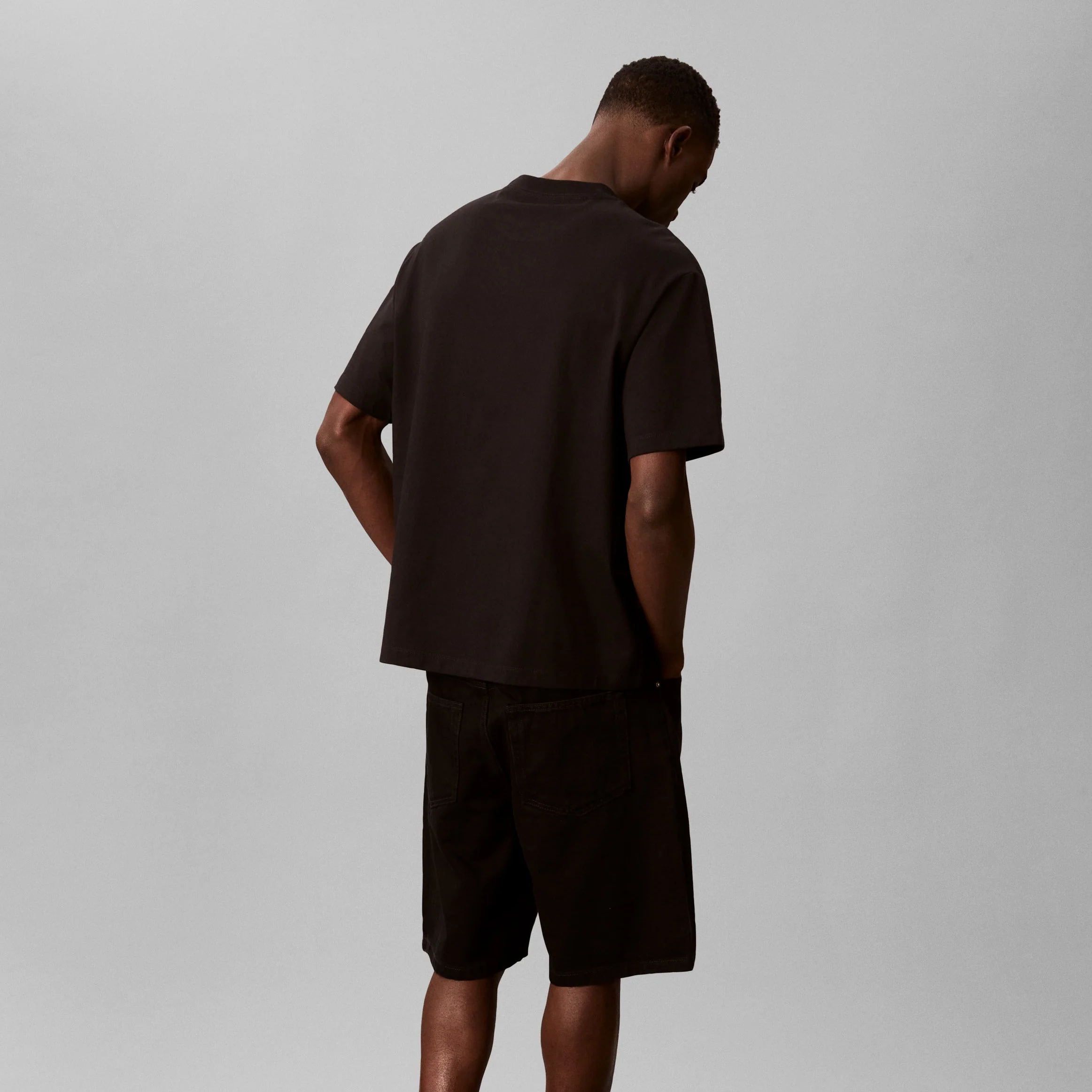 SS 16S RLXD FIT CKJ GRAPHIC TE טישרט - Image 3