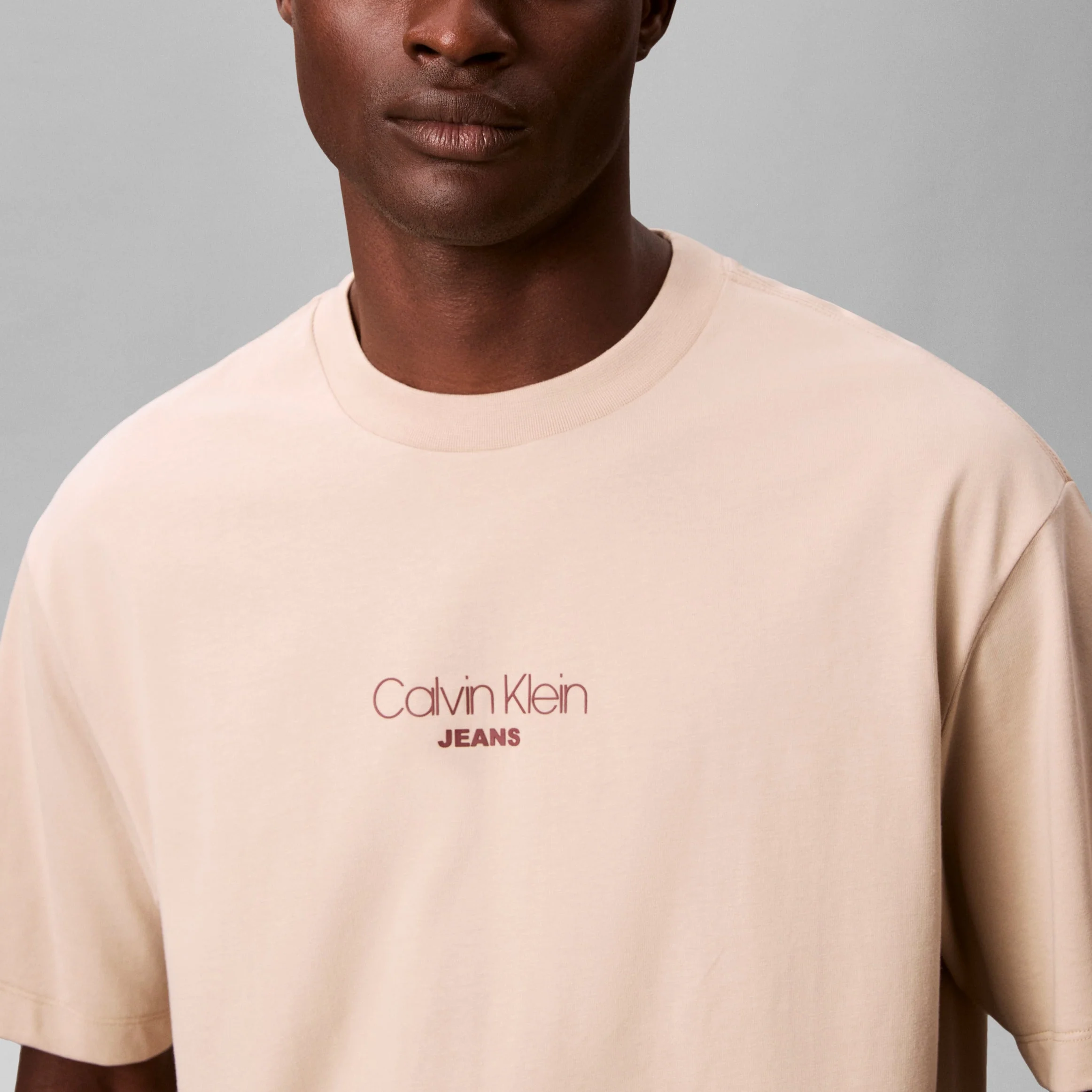 SS 16S RLXD FIT CKJ GRAPHIC TE טישרט - Image 3