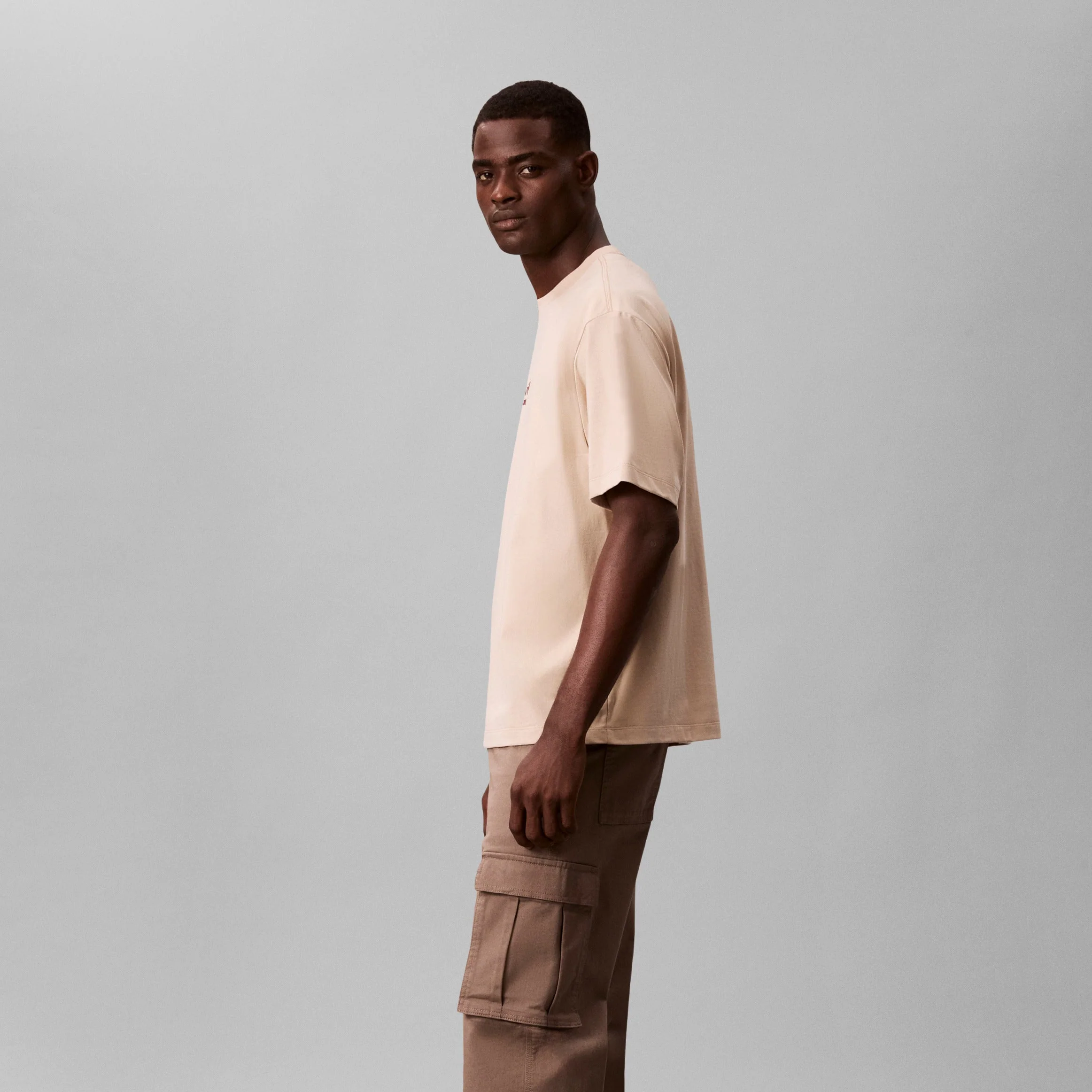 SS 16S RLXD FIT CKJ GRAPHIC TE טישרט - Image 5