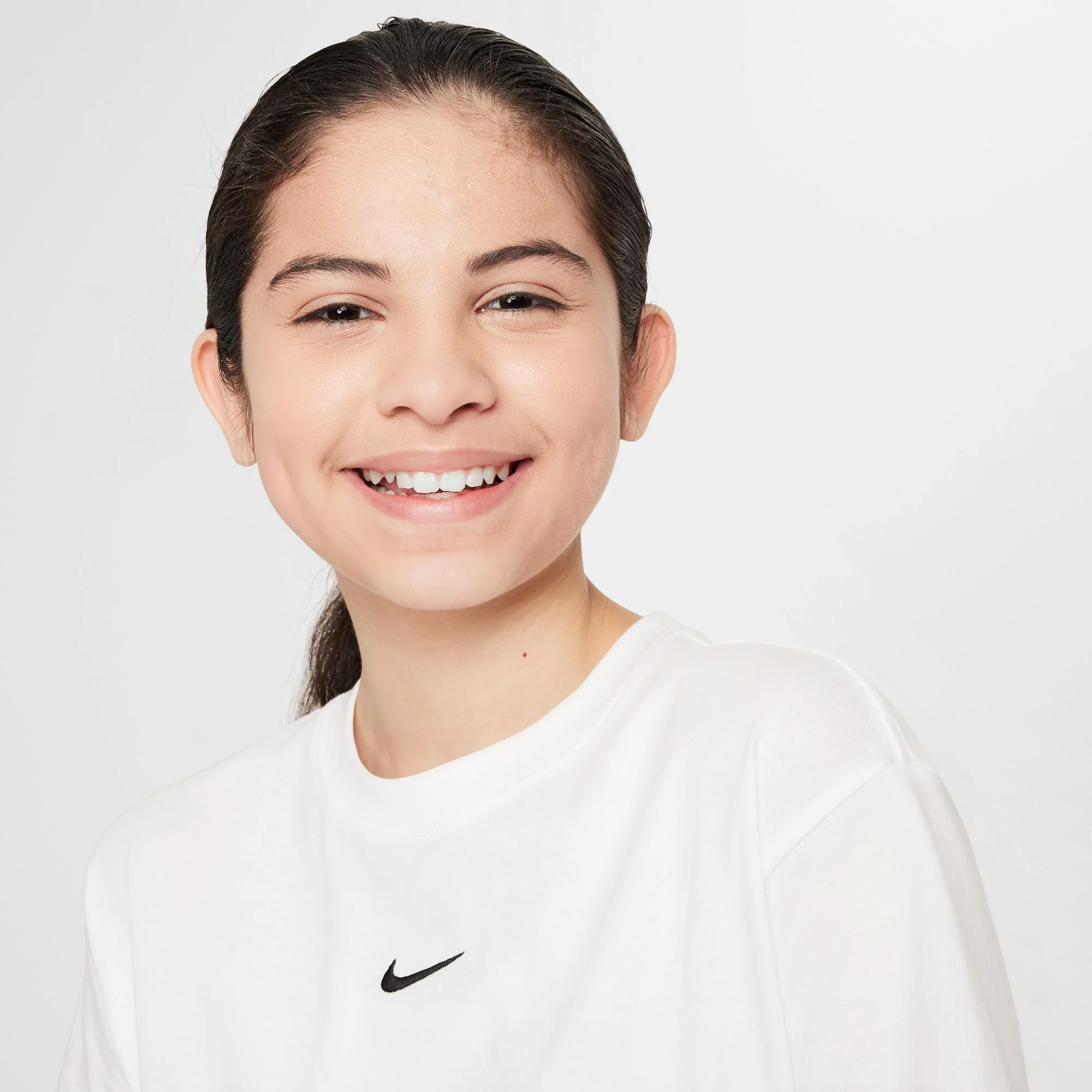Sportswear Essential טישרט - Image 4