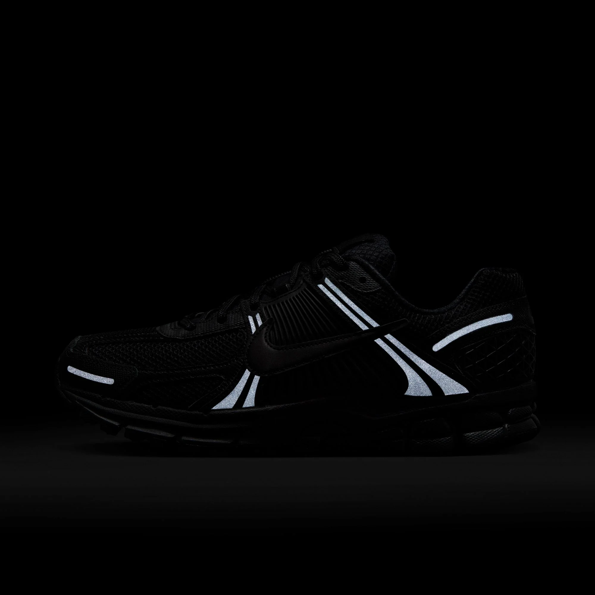 NIKE ZOOM VOMERO 5 סניקרס - Image 5